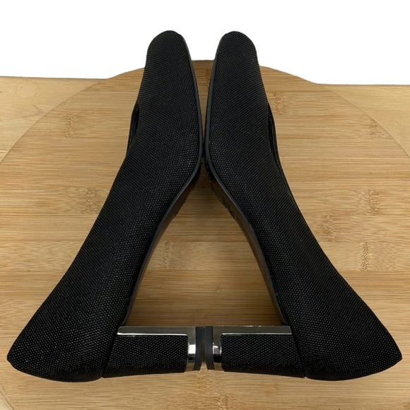 Stuart Weitzman Black Goosebump Leather Block Heel with Metal Trim Size 9 M - Picture 4 of 14